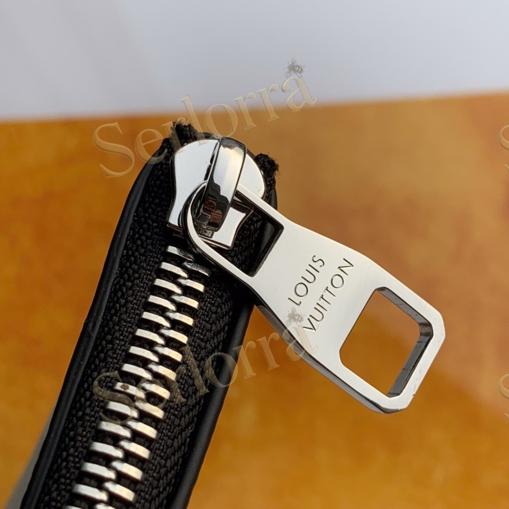 LOUIS VUITTON POCHETTE APOLLO