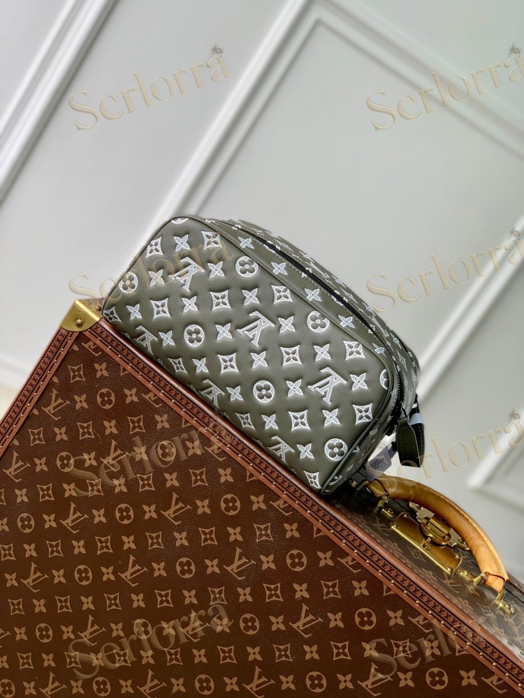 LOUIS VUITTON DOPP KIT