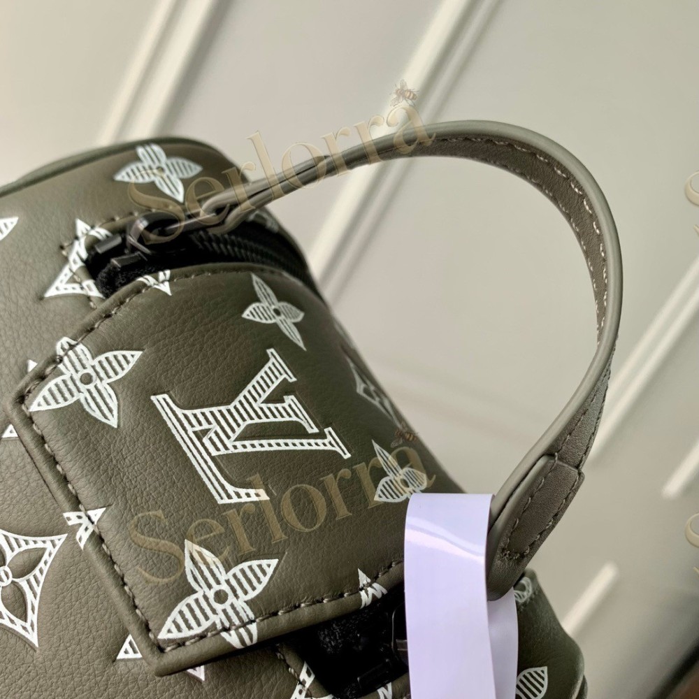 LOUIS VUITTON DOPP KIT