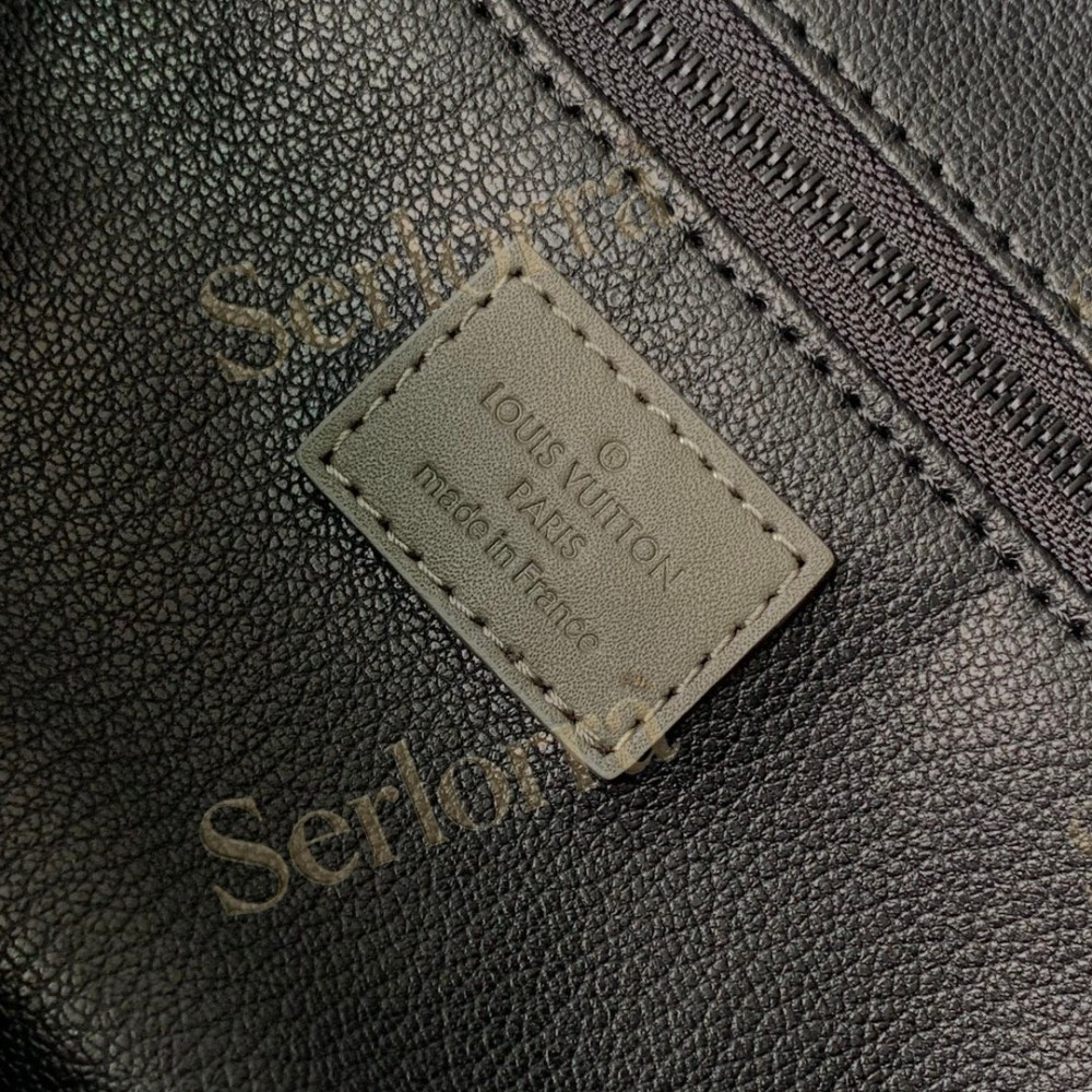 LOUIS VUITTON DOPP KIT