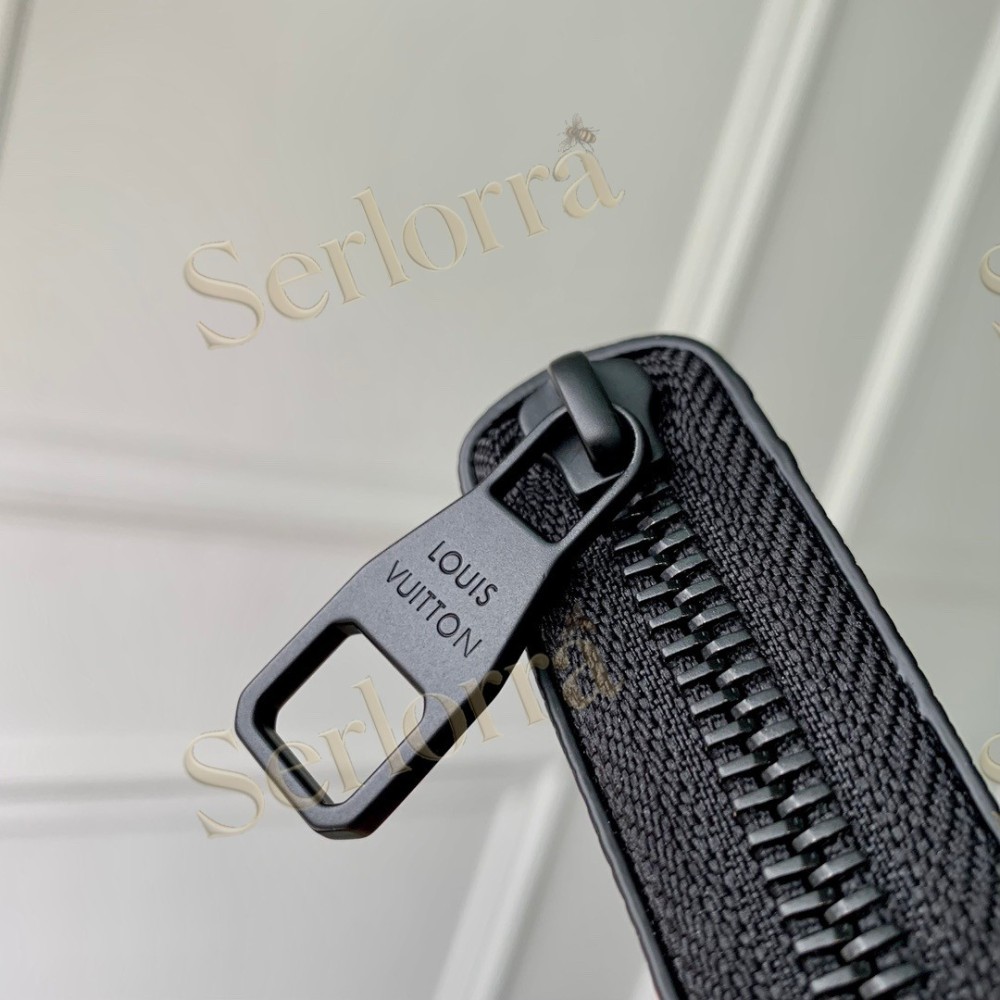 LOUIS VUITTON ZIPPY WALLET