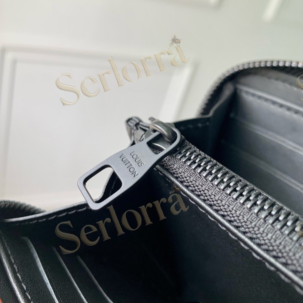 LOUIS VUITTON ZIPPY WALLET