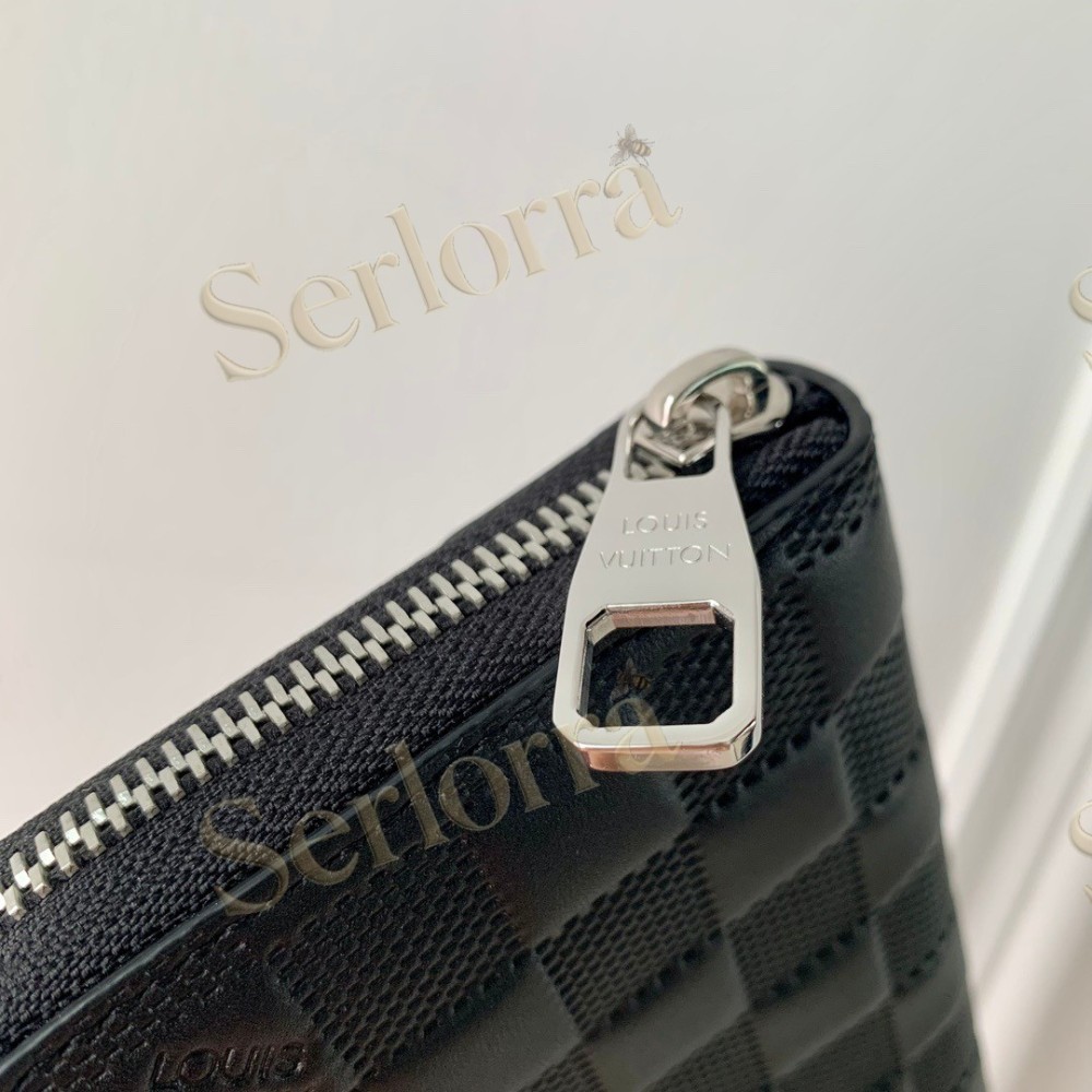 LOUIS VUITTON ZIPPY WALLET