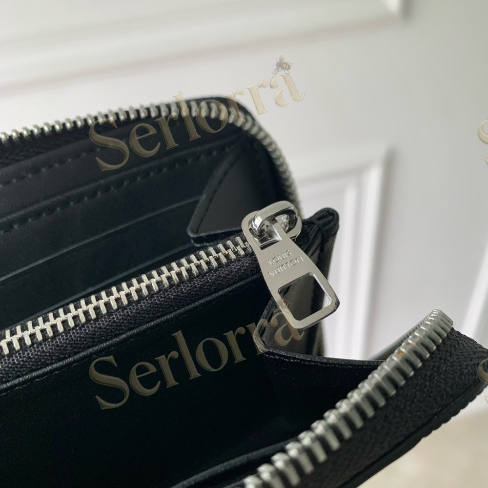 LOUIS VUITTON ZIPPY WALLET