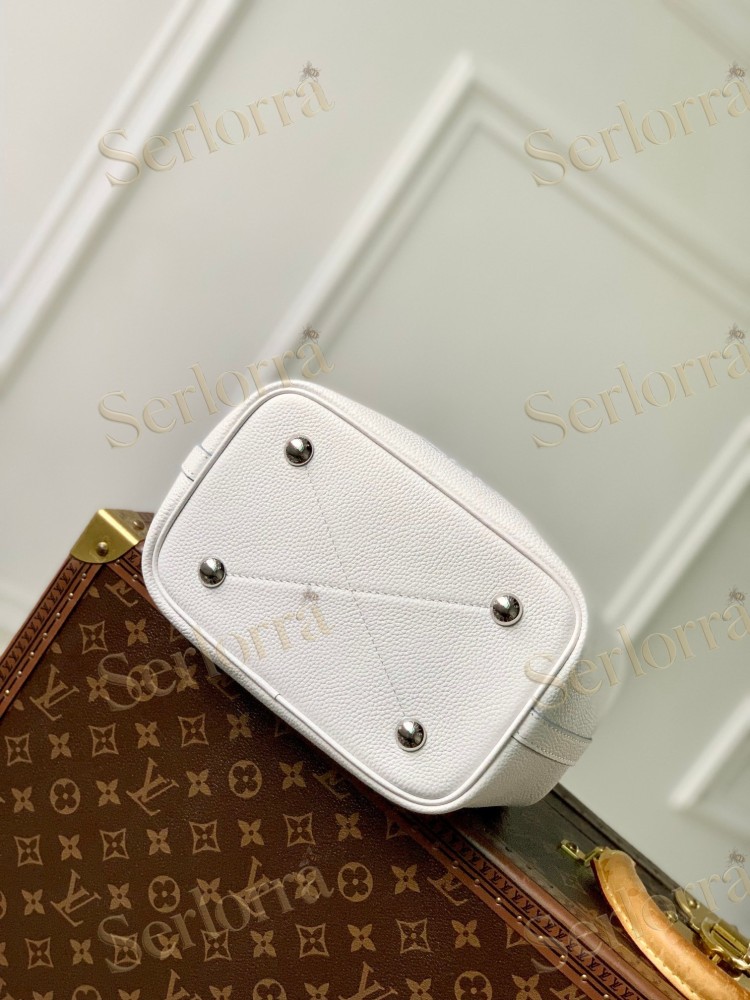 LOUIS VUITTON BLOSSOM PM