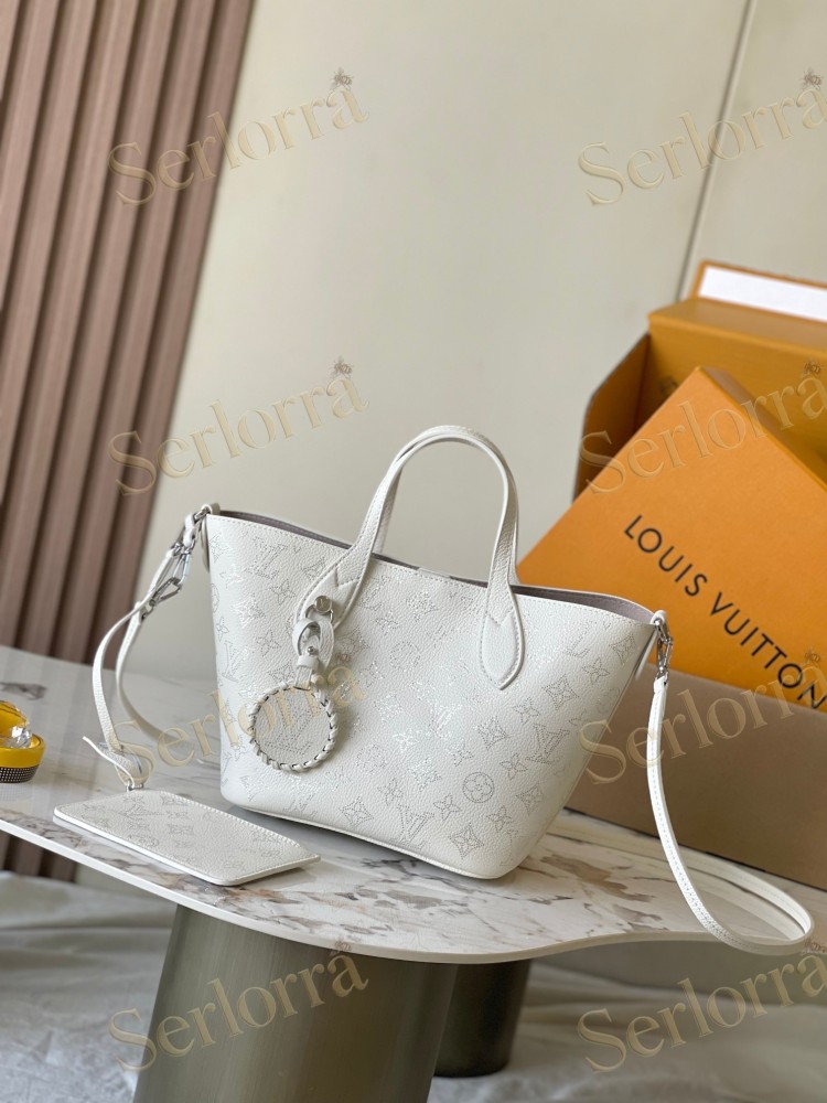 LOUIS VUITTON BLOSSOM PM