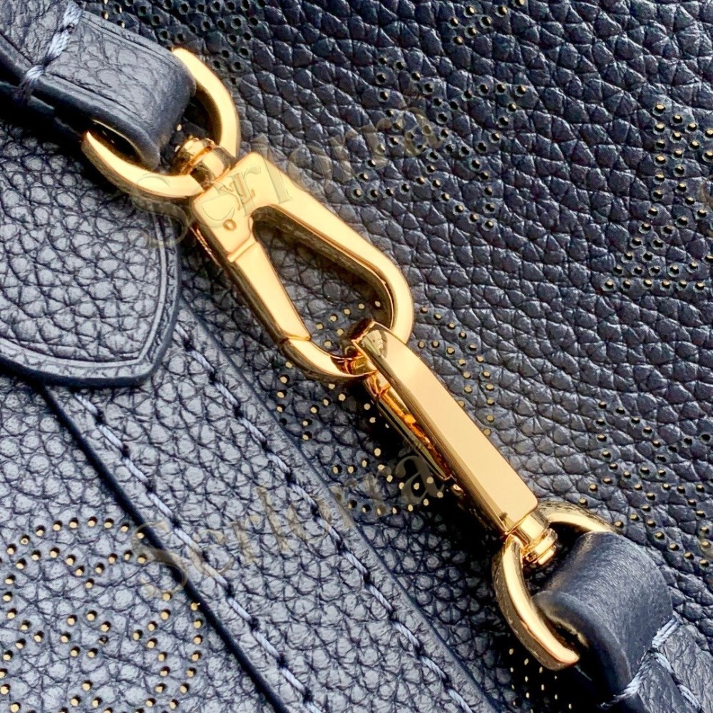 LOUIS VUITTON BLOSSOM PM