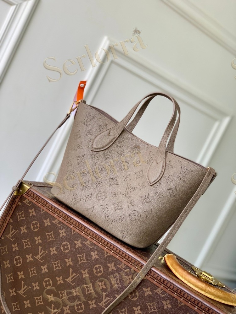 LOUIS VUITTON BLOSSOM PM