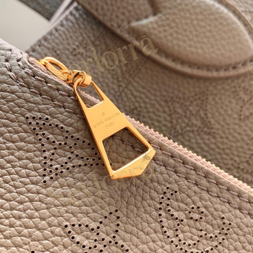 LOUIS VUITTON BLOSSOM PM