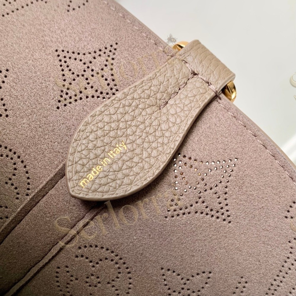 LOUIS VUITTON BLOSSOM PM