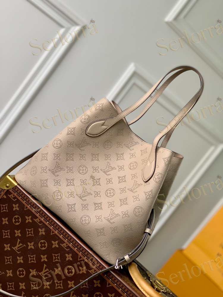 LOUIS VUITTON BLOSSOM MM