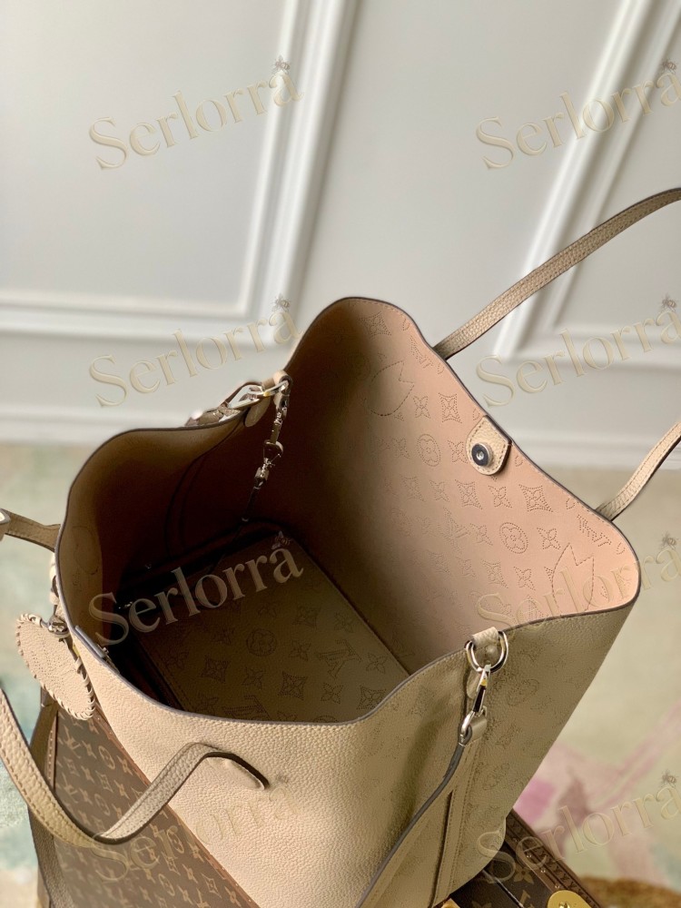 LOUIS VUITTON BLOSSOM MM