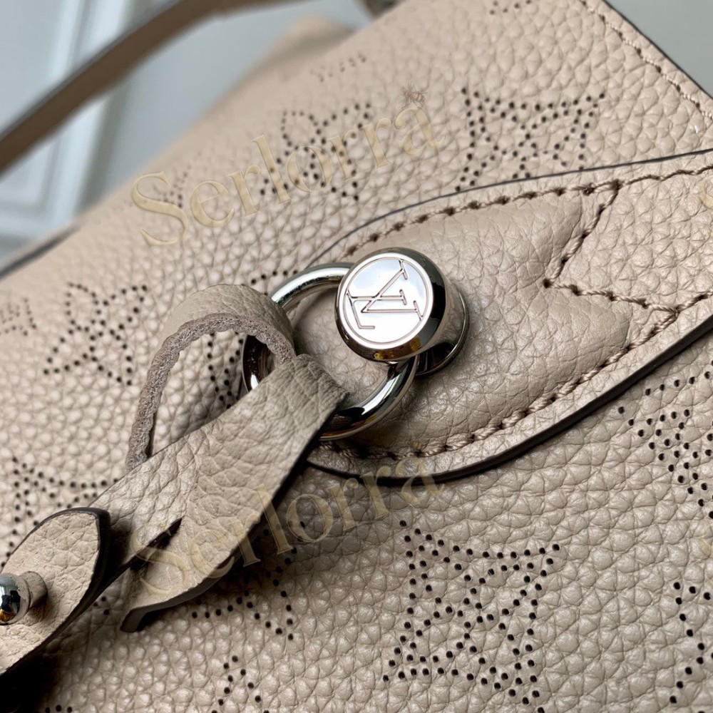 LOUIS VUITTON BLOSSOM MM