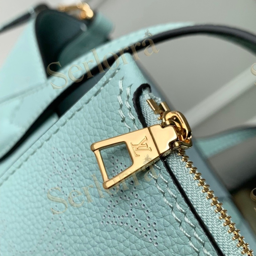 LOUIS VUITTON BLOSSOM PM