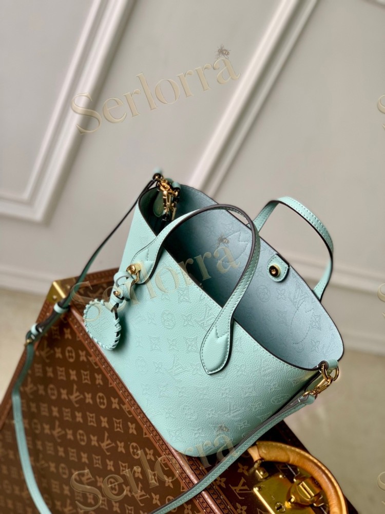 LOUIS VUITTON BLOSSOM PM