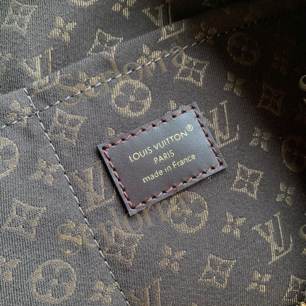 LOUIS VUITTON EXPRESS TRAVEL