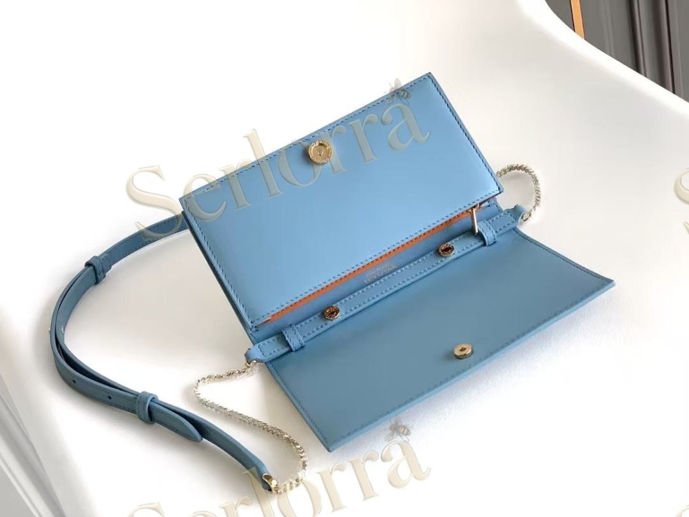 BVLGARI LOGO CALFSKIN WALLET ON CHAIN