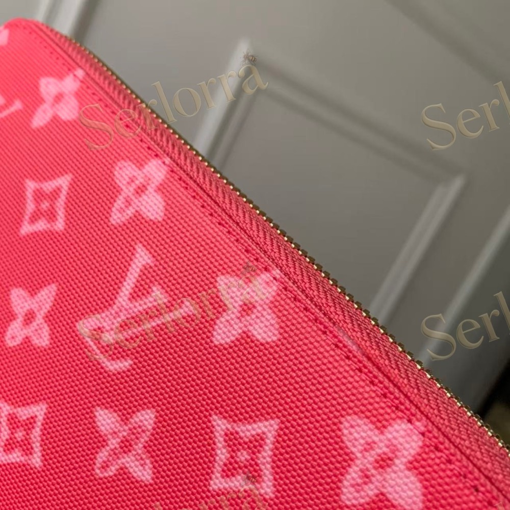 LOUIS VUITTON ZIPPY WALLET