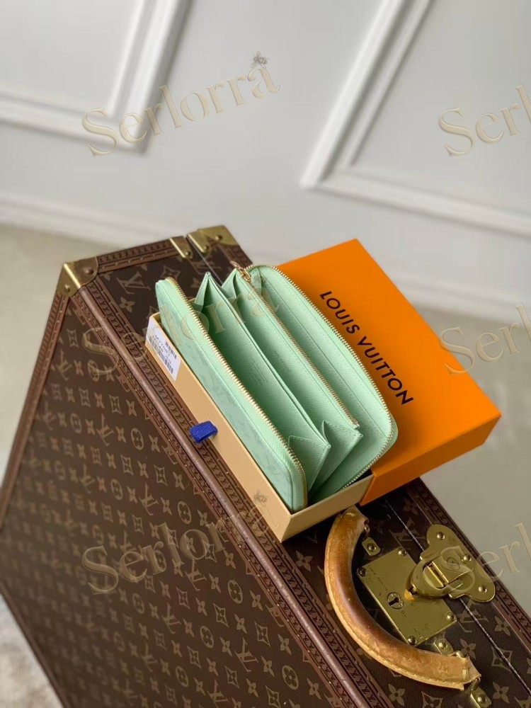 LOUIS VUITTON ZIPPY WALLET