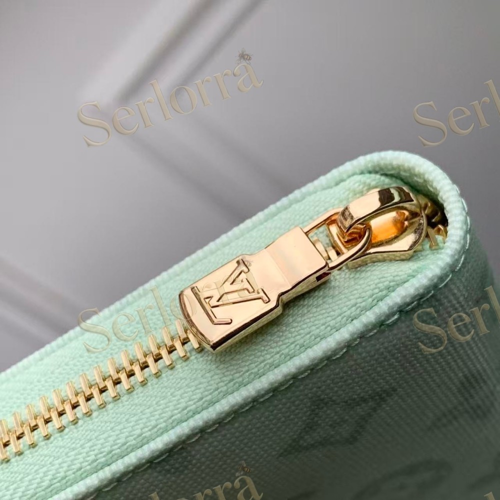 LOUIS VUITTON ZIPPY WALLET