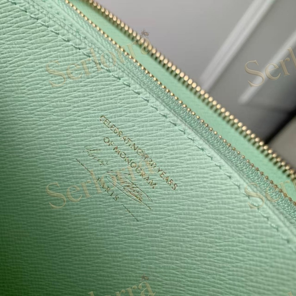 LOUIS VUITTON ZIPPY WALLET