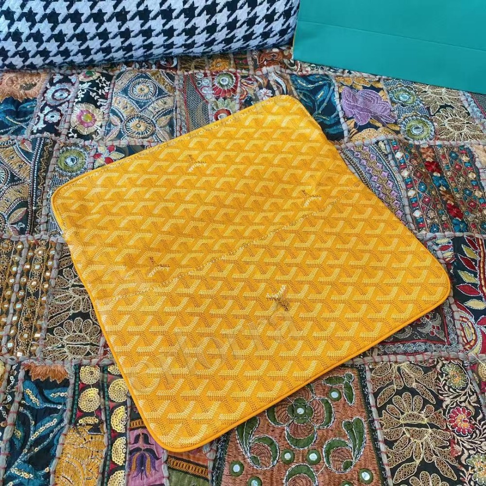 GOYARD SAINTE-MARIE MM CLUTCH