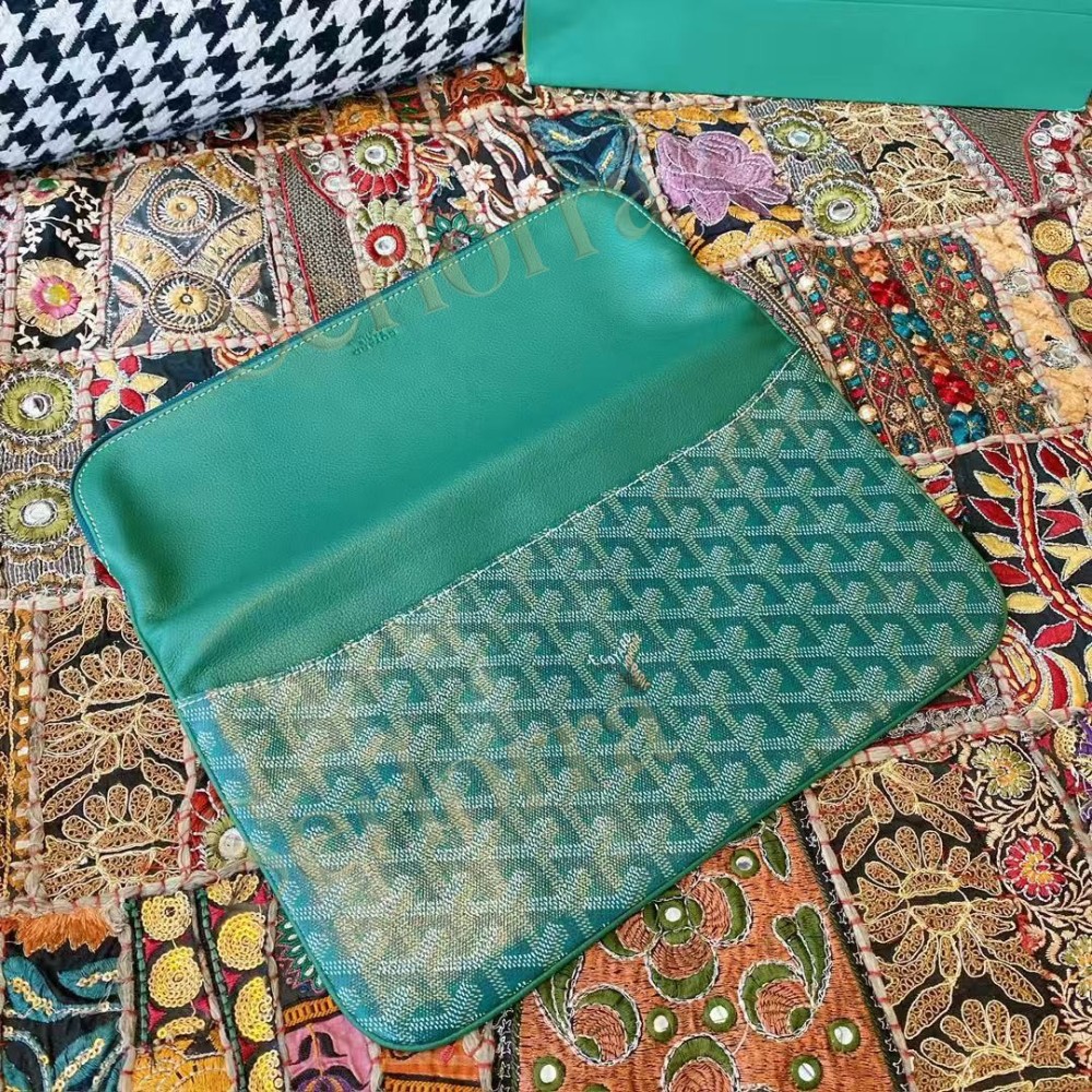 GOYARD SAINTE-MARIE MM CLUTCH