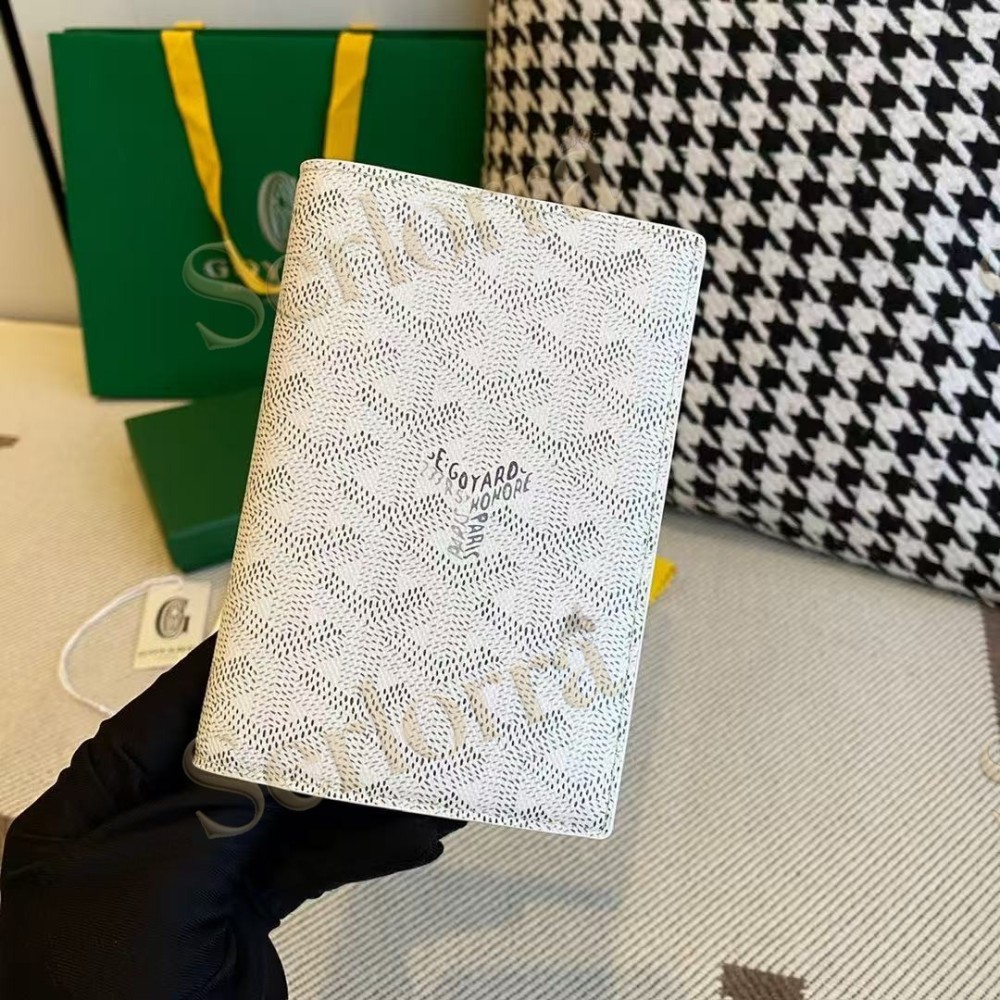 GOYARD GRENELLE PASSPORT COVER