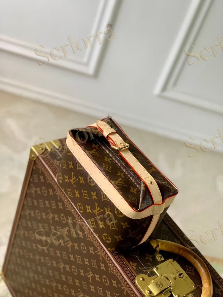 LOUIS VUITTO CRUISER TOILETRY BAG