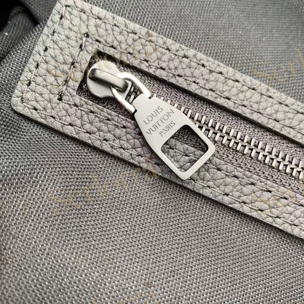 vLOUIS VUITTON VAGABON HOBO