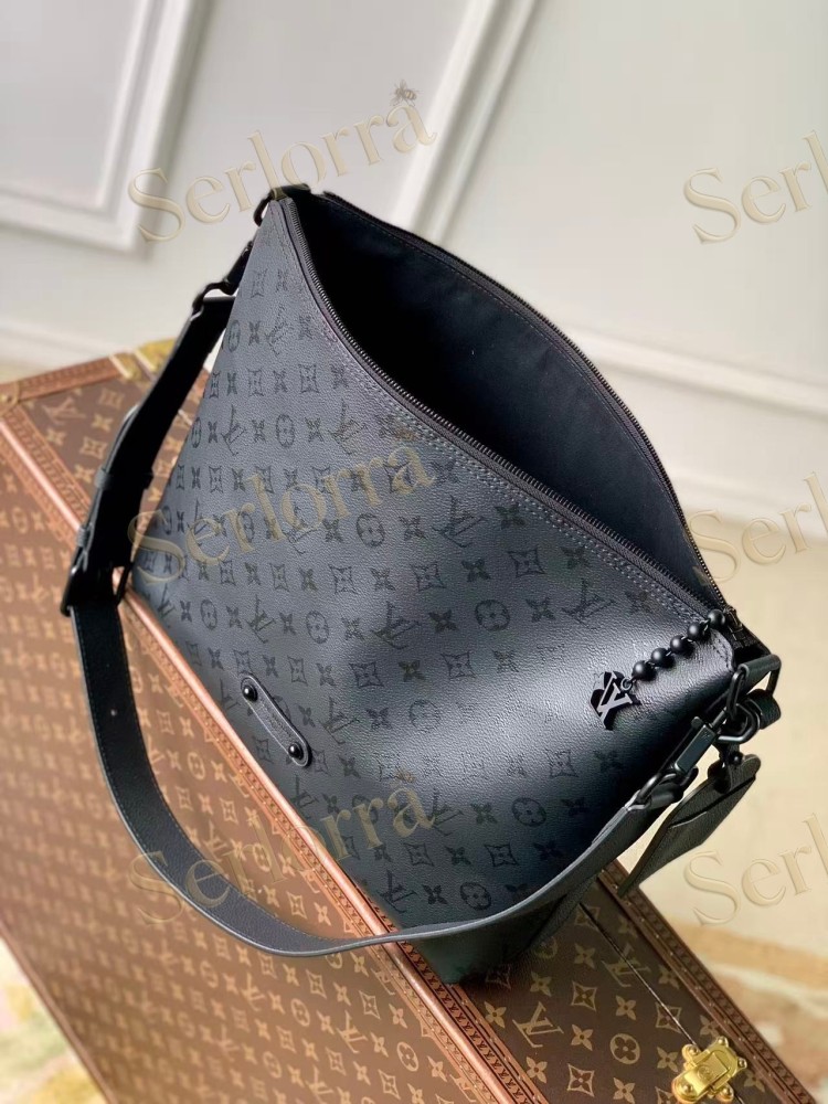 vLOUIS VUITTON VAGABON HOBO