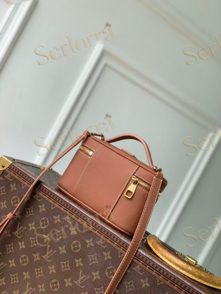 LOUIS VUITTON LOW KEY VANITY POUCH