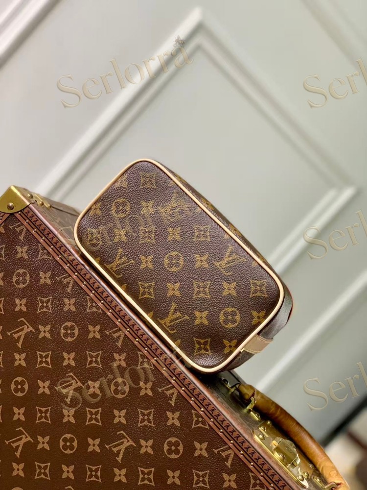 LOUIS VUITTO CRUISER TOILETRY BAG