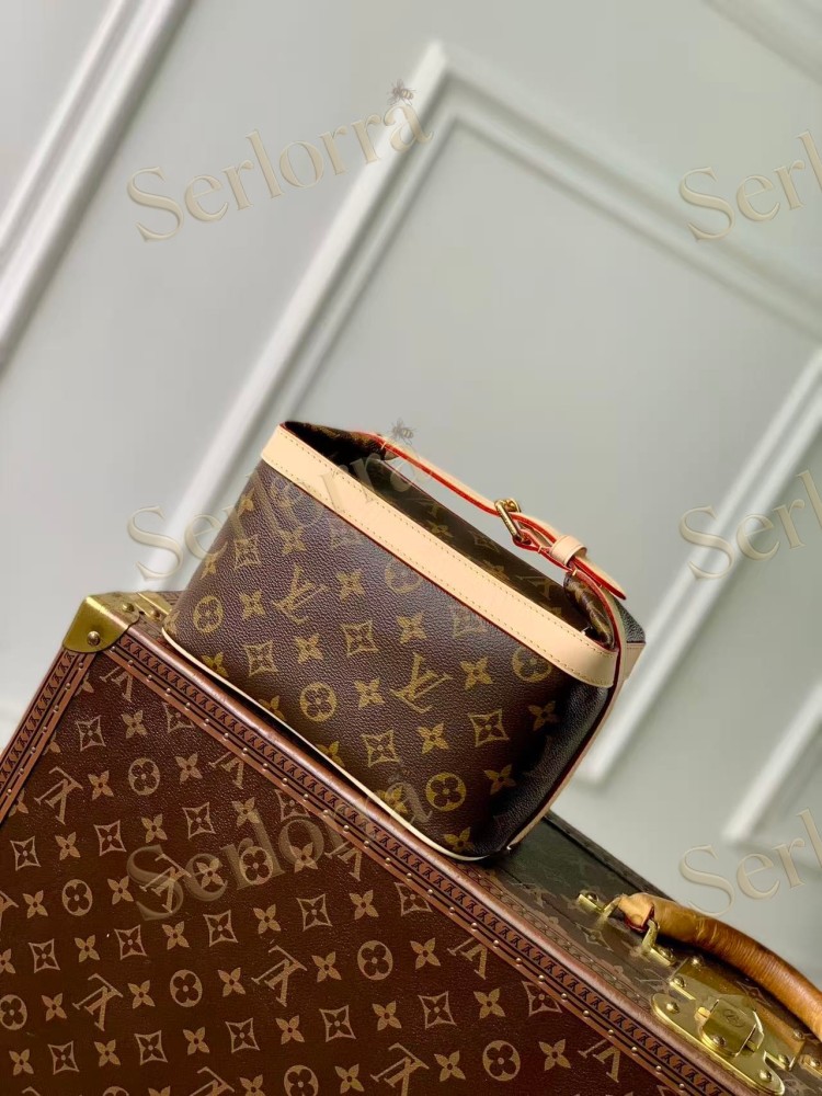 LOUIS VUITTO CRUISER TOILETRY BAG