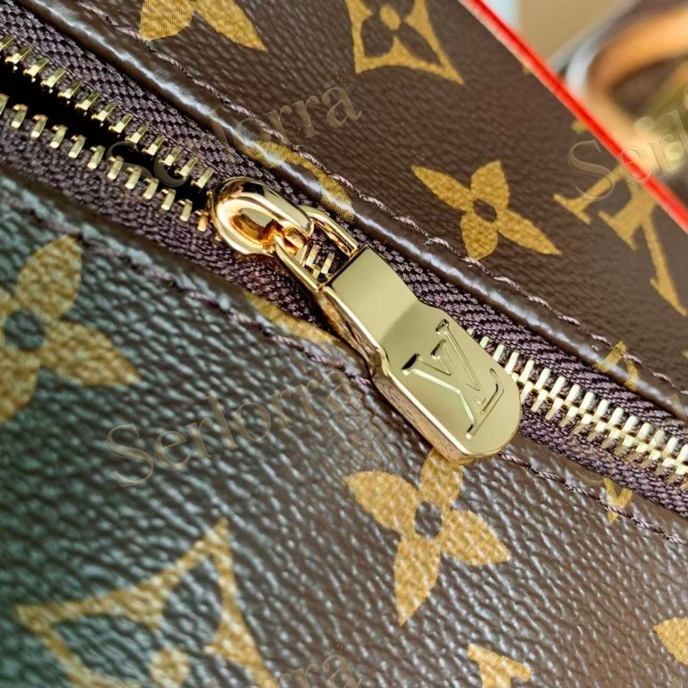 LOUIS VUITTO CRUISER TOILETRY BAG