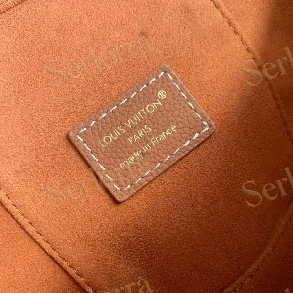 LOUIS VUITTON LOW KEY VANITY POUCH