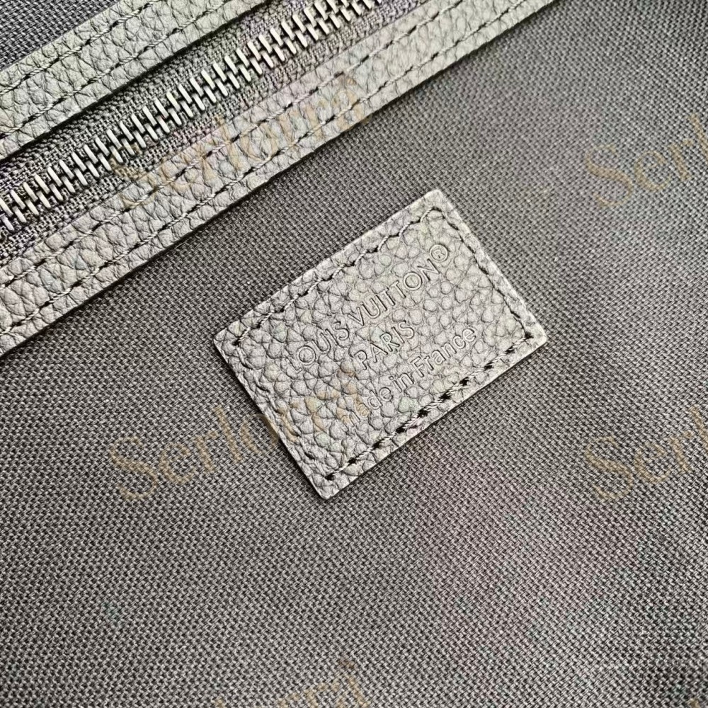 vLOUIS VUITTON VAGABON HOBO