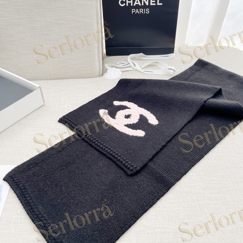 CHANEL DOUBLE C LOGO KNITTED SCARF