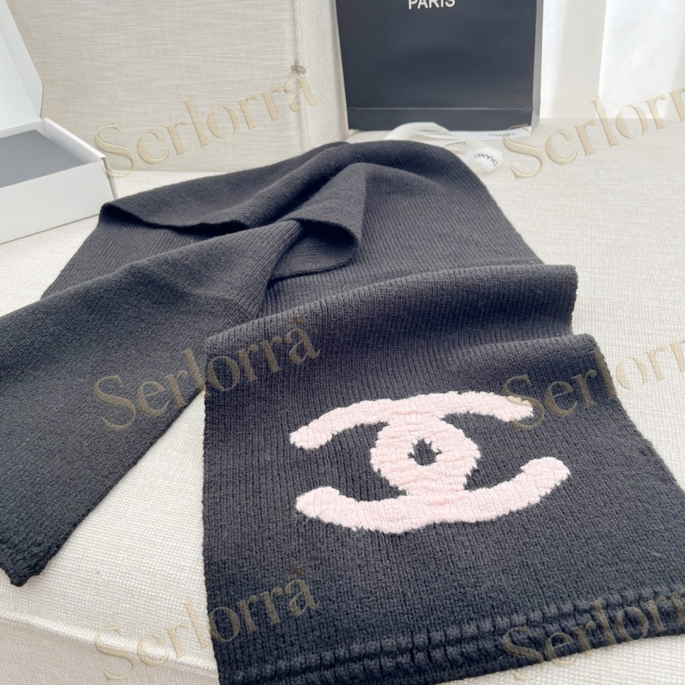 CHANEL DOUBLE C LOGO KNITTED SCARF