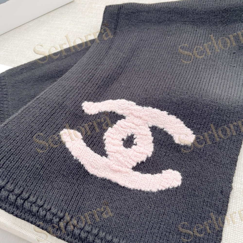 CHANEL DOUBLE C LOGO KNITTED SCARF