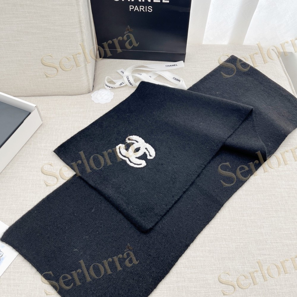 CHANEL COMIC PRINT KNITTED SCARF