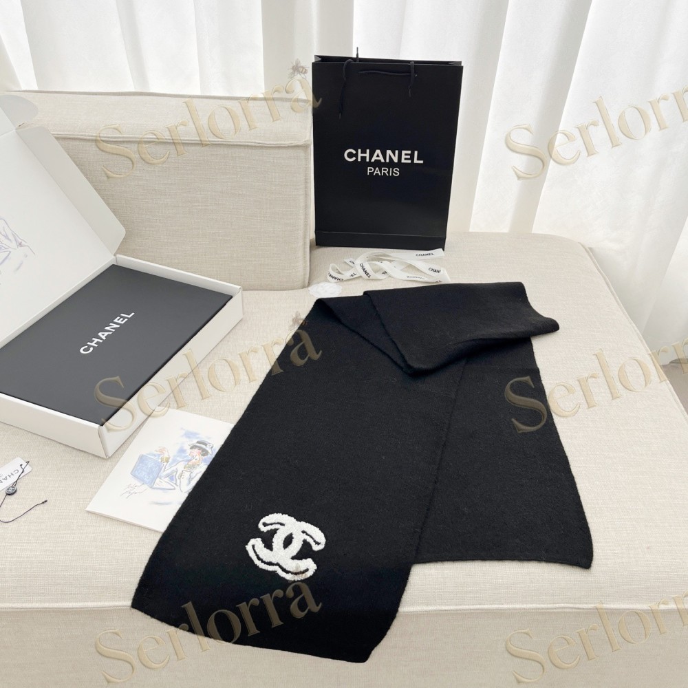 CHANEL COMIC PRINT KNITTED SCARF