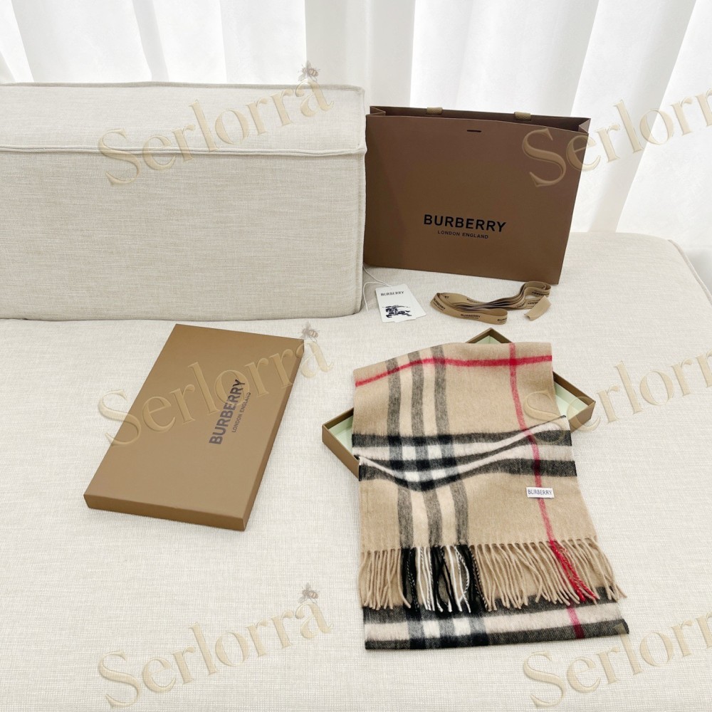 BURBERRY CLASSIC TARTAN SMALL CHECK SCARF