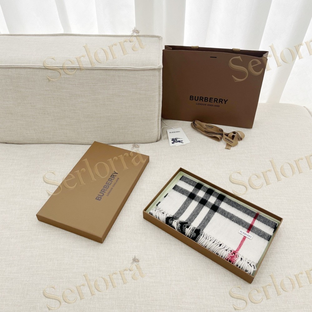 BURBERRY CLASSIC TARTAN SMALL CHECK SCARF