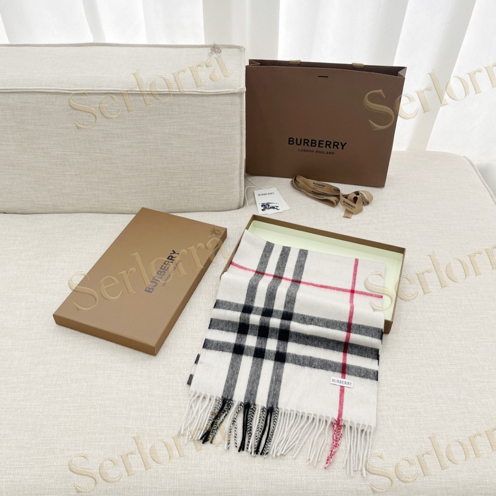 BURBERRY CLASSIC TARTAN SMALL CHECK SCARF
