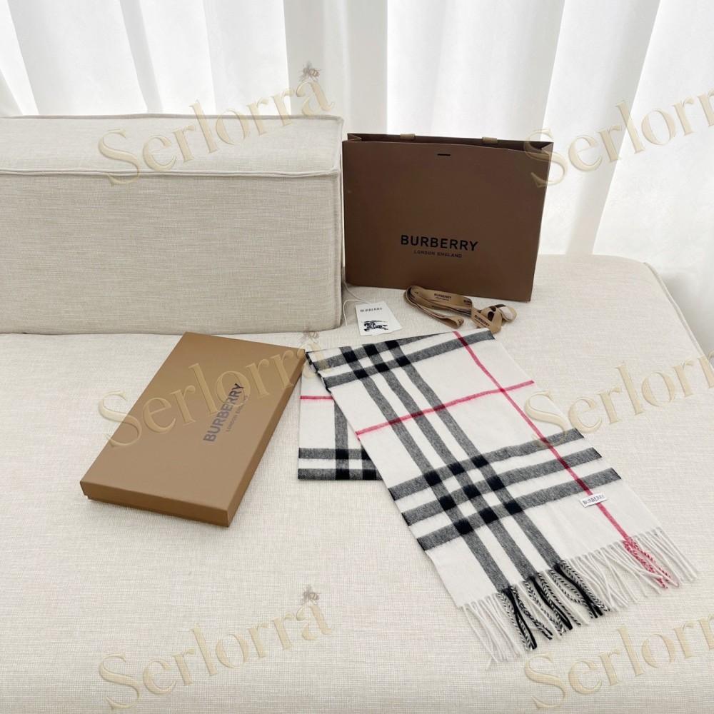 BURBERRY CLASSIC TARTAN SMALL CHECK SCARF
