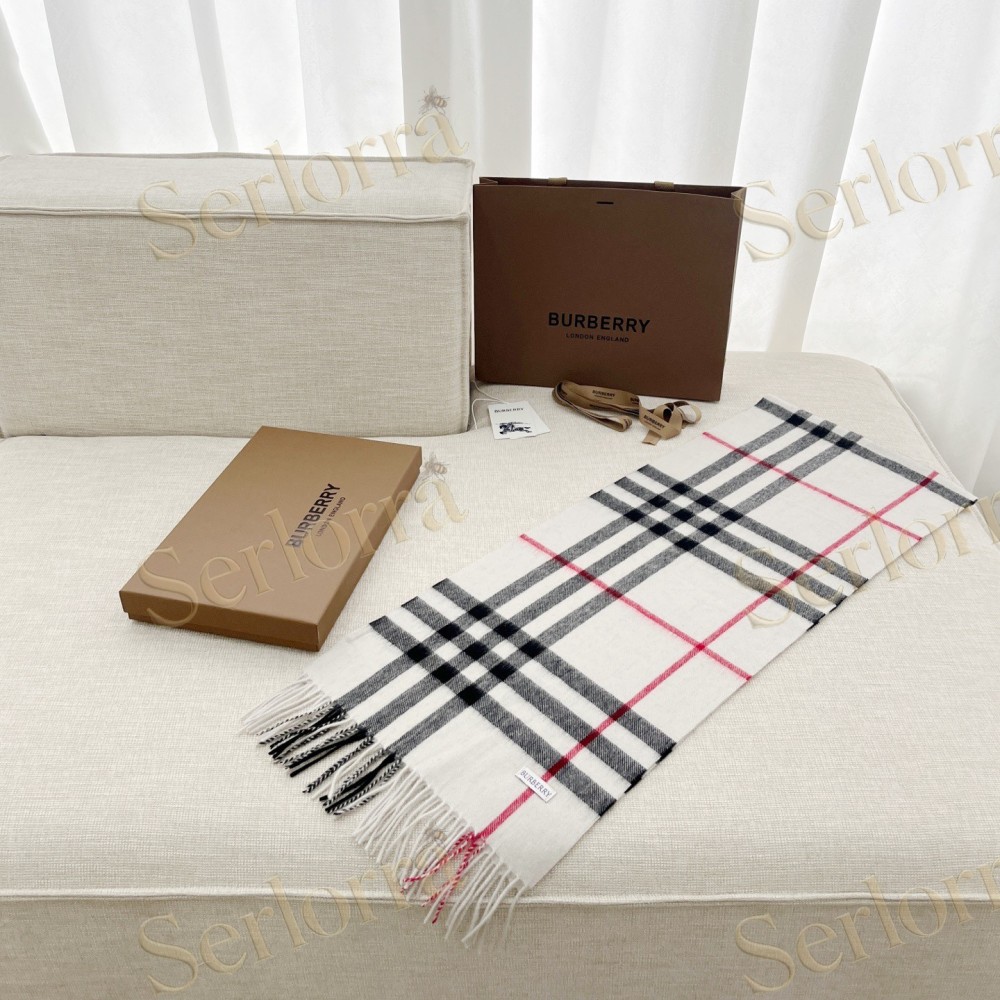 BURBERRY CLASSIC TARTAN SMALL CHECK SCARF