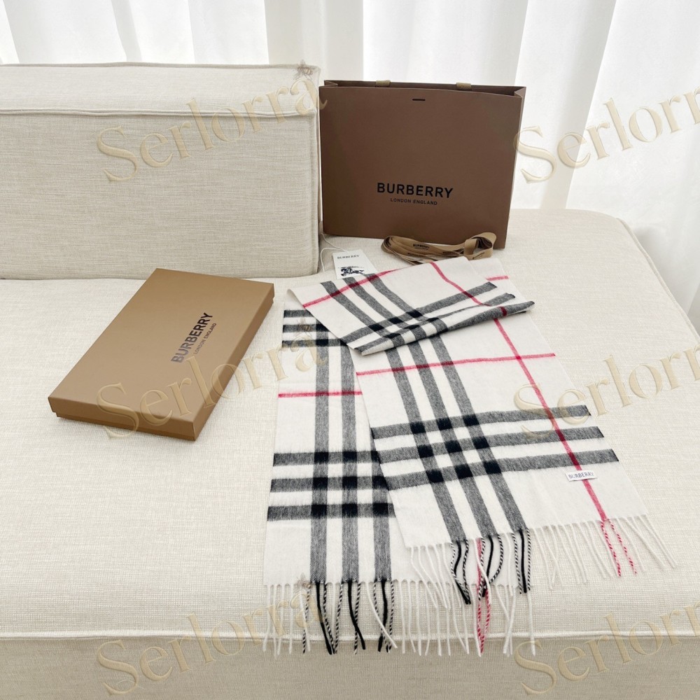 BURBERRY CLASSIC TARTAN SMALL CHECK SCARF
