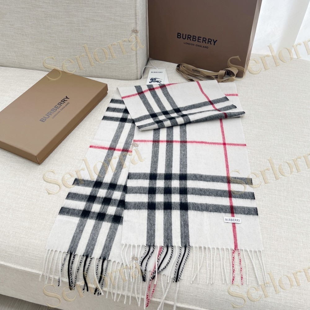 BURBERRY CLASSIC TARTAN SMALL CHECK SCARF