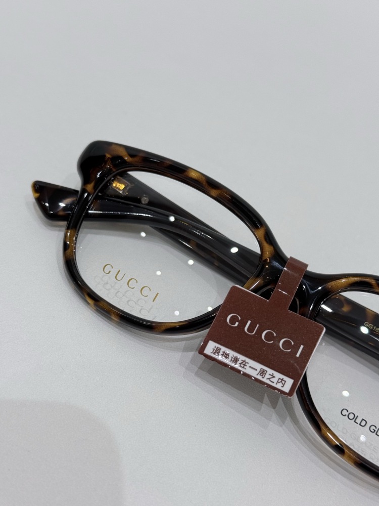 GUCCI GLASSES